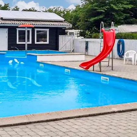 In With Heated Swimming Pool شقة Farsø